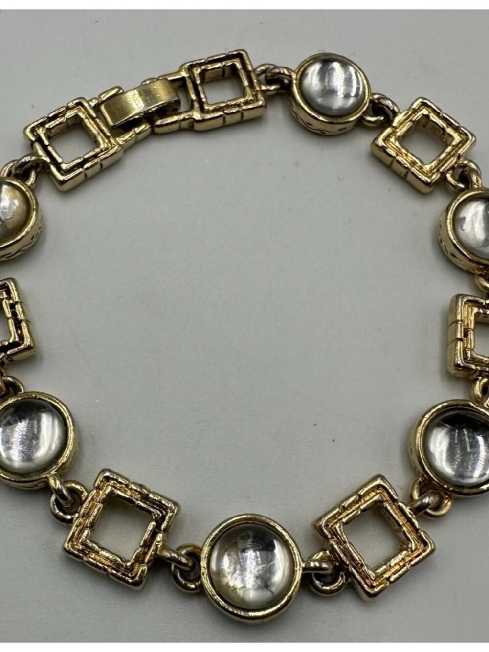 3/$30 Vintage Bracelet Gold Textured Geometric Link Clear Lucite Cabochon 7.25"